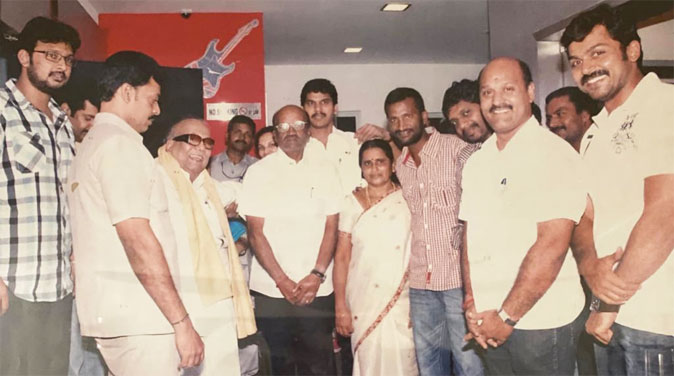 Karunanithi in Naan Mahan Alla team