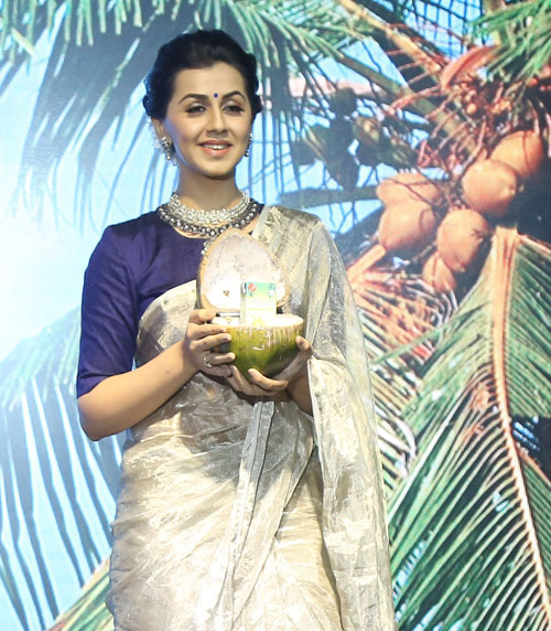 Nikki Galrani in Kalimark