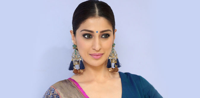 இணையத்தில் லீக்கான நடிகை ராய் லட்சுமியின் அரைநிர்வான புகைப்படம்!