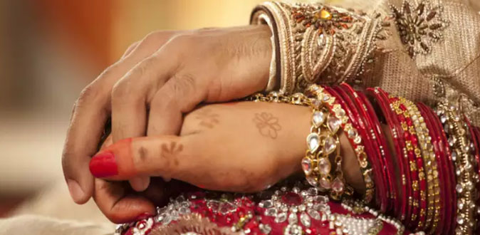 44 வயதில் திருமணம்! - பிரபல நடிகையின் திடீர் முடிவு