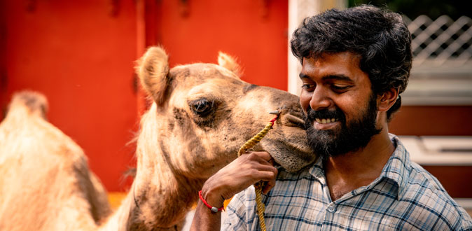 ஒட்டகத்துடன் ஊர் சுற்றும் விக்ராந்த்!