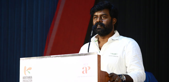 ’கன்னித்தீவு’ பட விழாவில் புதிய இயக்குநர்களுக்கு வேண்டுகோள் விடுத்த ஆர்.கே.சுரேஷ்