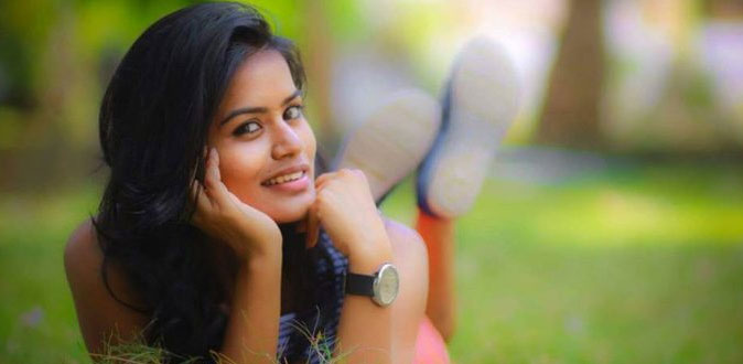 பிரபல தமிழ் நடிகை தூக்கிட்டு தற்கொலை! - அதிர்ச்சியில் கோடம்பாக்கம்