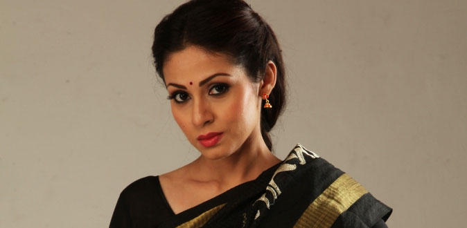 இயக்குநரால் ஏமாற்றப்பட்ட சதா! - நடிகர் சங்கத்தில் நடந்த பஞ்சாயத்து
