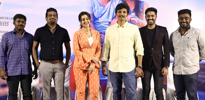 ஷேர், லைக்குகளின் பின்னணியில் இருக்கும் பகீர்! - ஸ்மார்ட் போனின் அபாயத்தை சொல்லும் ’கீ’