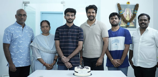 நடிகர் சிவகார்த்திகேயனை சந்தித்த இளம் வயது உலக செஸ் சாம்பியன் குகேஷ்!