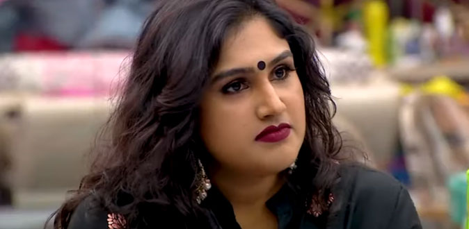 பிக் பாஸ் வீட்டில் இருந்து வனிதா வெளியேற இவர் தான் காரணம்!