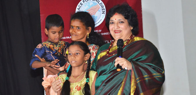 குழந்தைபாதுகாப்பில் கவனக்குறைவு ஏற்பட செல்போனும் ஒரு காரணம்! - லதா ரஜினிகாந்த் கவலை