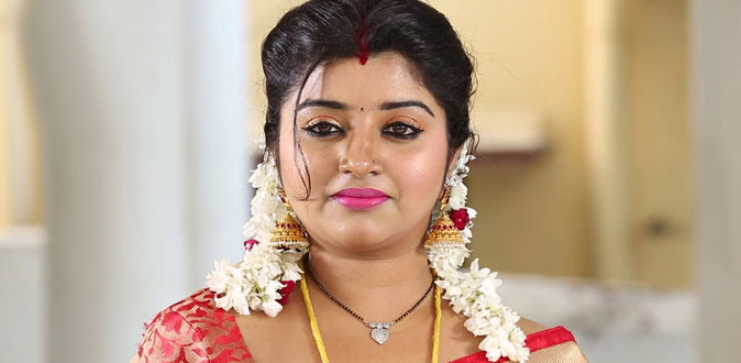 கள்ளக்காதல் பிரச்சினையால் கைவிடப்பட்ட மகாலக்ஷ்மி! - கைகொடுத்த பிரபல நடிகை