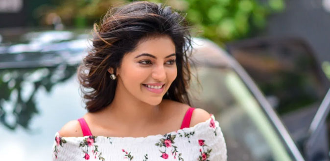 அதுல்யாவின் மனம் கவர்ந்த ஃபோர்ன் ஸ்டார்! - அதிர்ச்சியில் கோலிவுட்