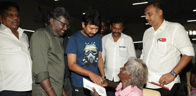 சேலம் மக்களுக்கு உதவிதொகை வழங்கிய ’மாமன்னன்’ உதயநிதி!