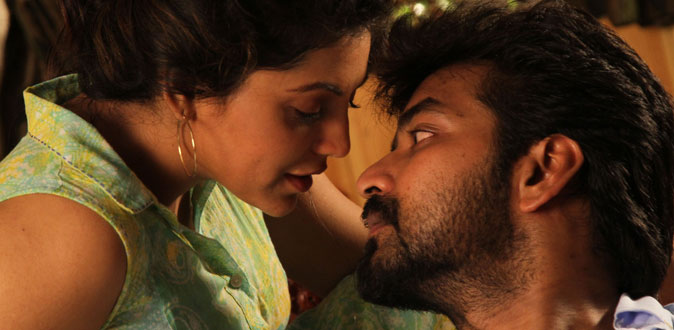 அழகிகளுடன் போதையில் நடனம் ஆடிய ஜெய்!