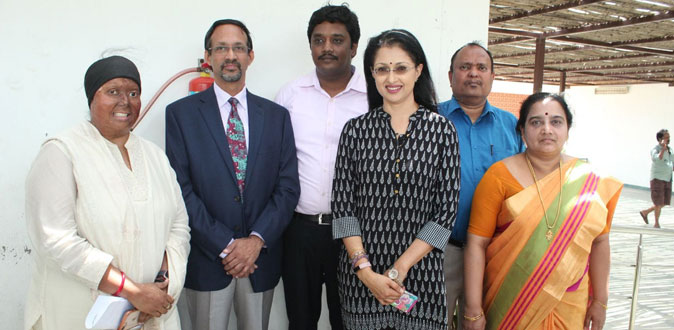 ஆசிட் வீச்சால் பாதிக்கப்பட்டவர்களுக்கு கைகொடுக்கும் நடிகை கெளதமி!