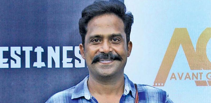 குரு சோமசுந்தரம் நடிக்கும் ‘டாப்லெஸ்’ வெப்சீரீஸ்!