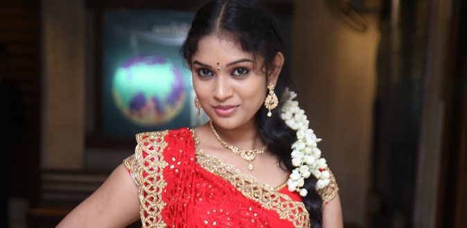 தயாரிப்பாளர் கட்டுப்பாட்டில் நான் இருக்கிறேனா! - நடிகை ஸ்ரீபிரியங்கா விளக்கம்