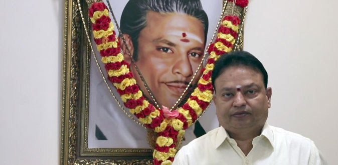 தந்தையின் நினைவு தினம்! - நாடக கலைஞர்களுக்கு ரூ.25 லட்சம் வழங்கிய ஐசரி கணேஷ்