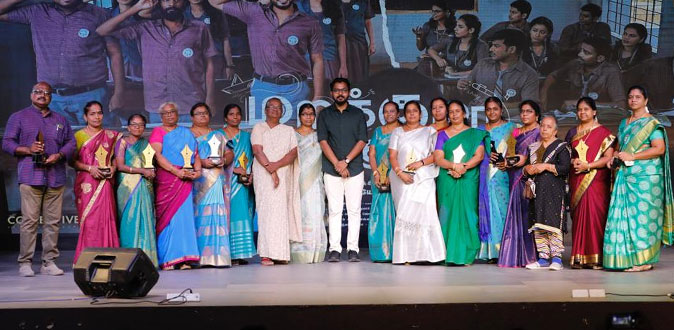 பள்ளி ஆசிரியர்களை மேடையேற்றி சிறப்பு செய்த ‘மறக்குமா நெஞ்சம்’ படக்குழு!