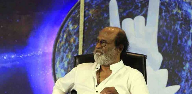 ரஜினியின் பாபா முத்திரைக்கு சொந்தம் கொண்டாடும் மும்பை நிறுவனம்!