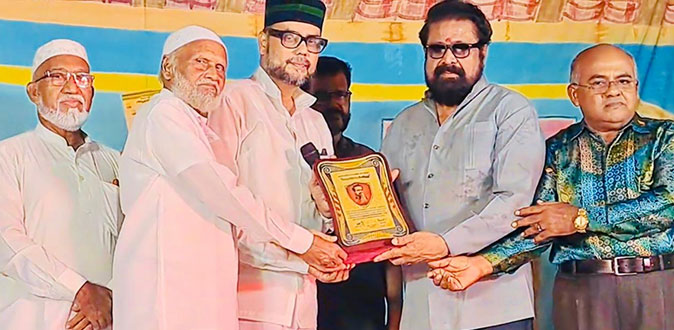 நடிகர் சிவன் ஶ்ரீநிவாசனுக்கு ’சாஹிப் ஜாதா’ விருது!