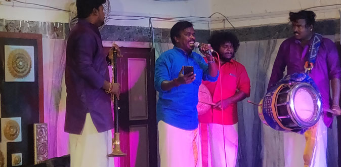 திருமணம் மற்றும் குடும்ப விழாக்களில் சர்பிரைஸ் கச்சேரி நடத்தும் அந்தோனிதாசன்!