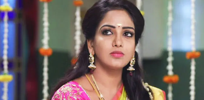 சீரியலில் ஹோம்லியாக நடிக்கும் பவானியின் ஹாட் புகைப்படங்கள் லீக்!