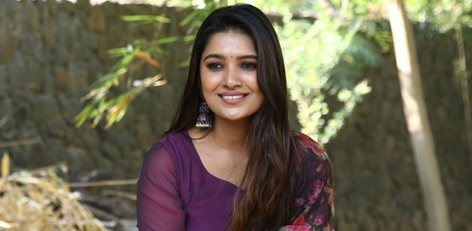 தீயாக பரவும் வாணி போஜனின் படுக்கை புகைப்படங்கள்!