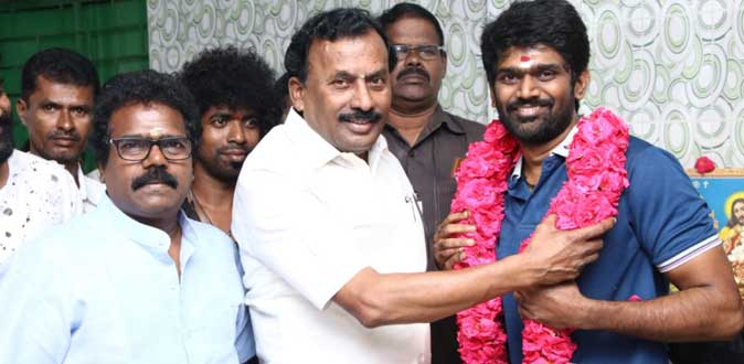 ஹீரோவாகும் இயக்குநர் தங்கர் பச்சானின் மகன்!