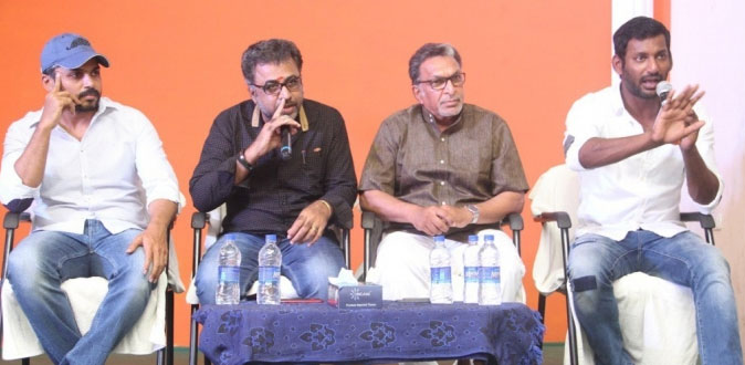 கவர்ச்சியாக வர வேண்டும் - நடிகைகளுக்கு நடிகர் சங்கம் உத்தரவு!