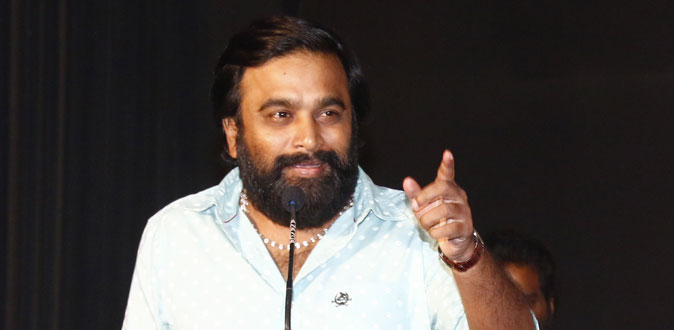 ”வன்முறை காட்சிகள் அதிகமாக இருக்கும்” - பயம் காட்டும் சசிகுமார்