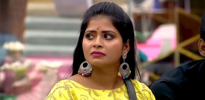 பிக் பாஸ் குறித்து நடிகை மதுமிதா போலீசில் பரபரப்பு புகார்!